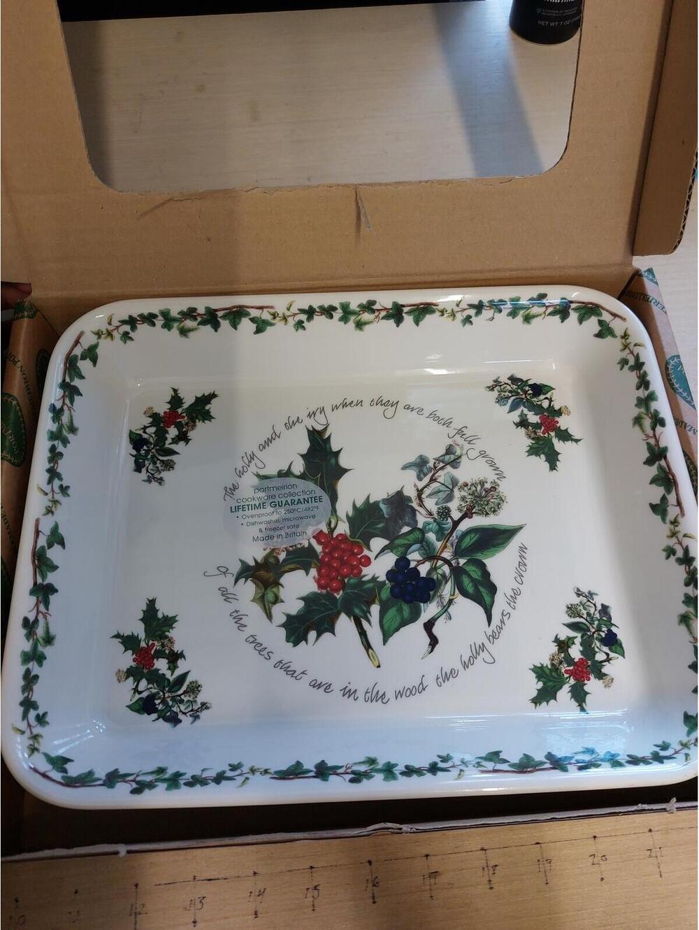 Portmeirion The Holly & The Ivy Rectangular Lasagna Dish Christmas carol design